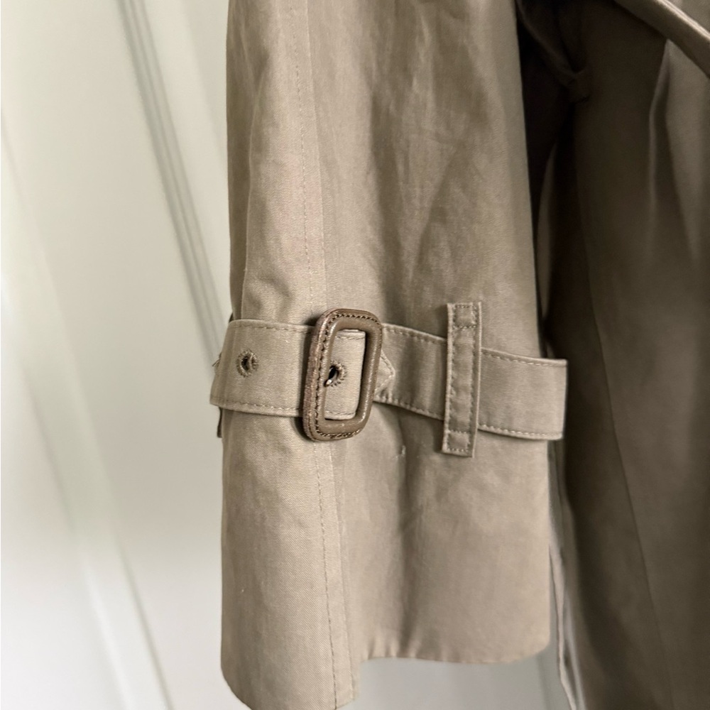 Vintage Burberry Trench Coat w zip-out wool lining and collar - Picture 5 of 8